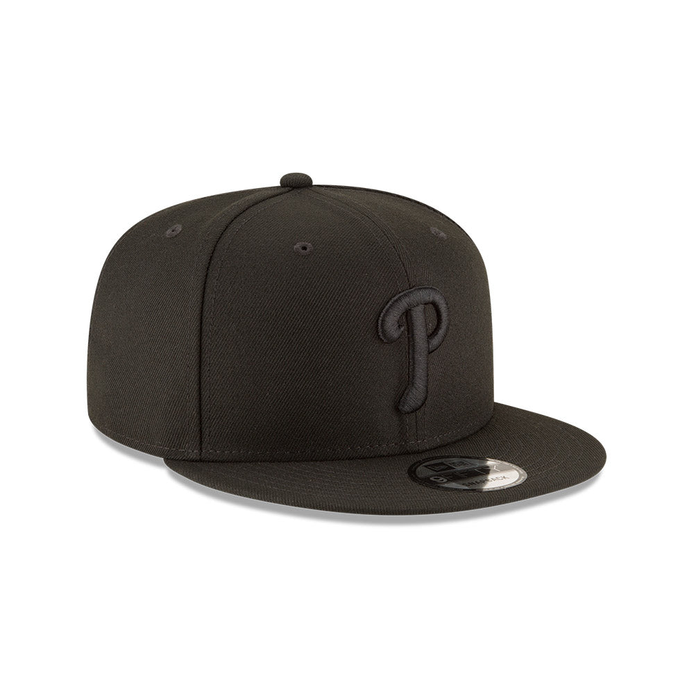 Philadelphia Phillies Black on Black New Era 9FIFTY Snapback Hat product image 3, provided for visual reference and product
