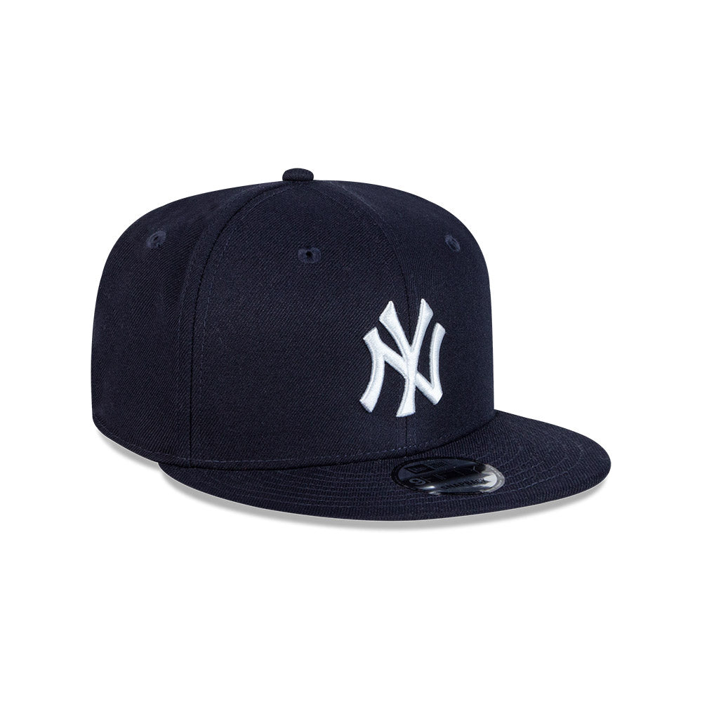 New York Yankees New Era Navy 9FIFTY Snapback Hat product image 3, provided for visual reference and product detail review