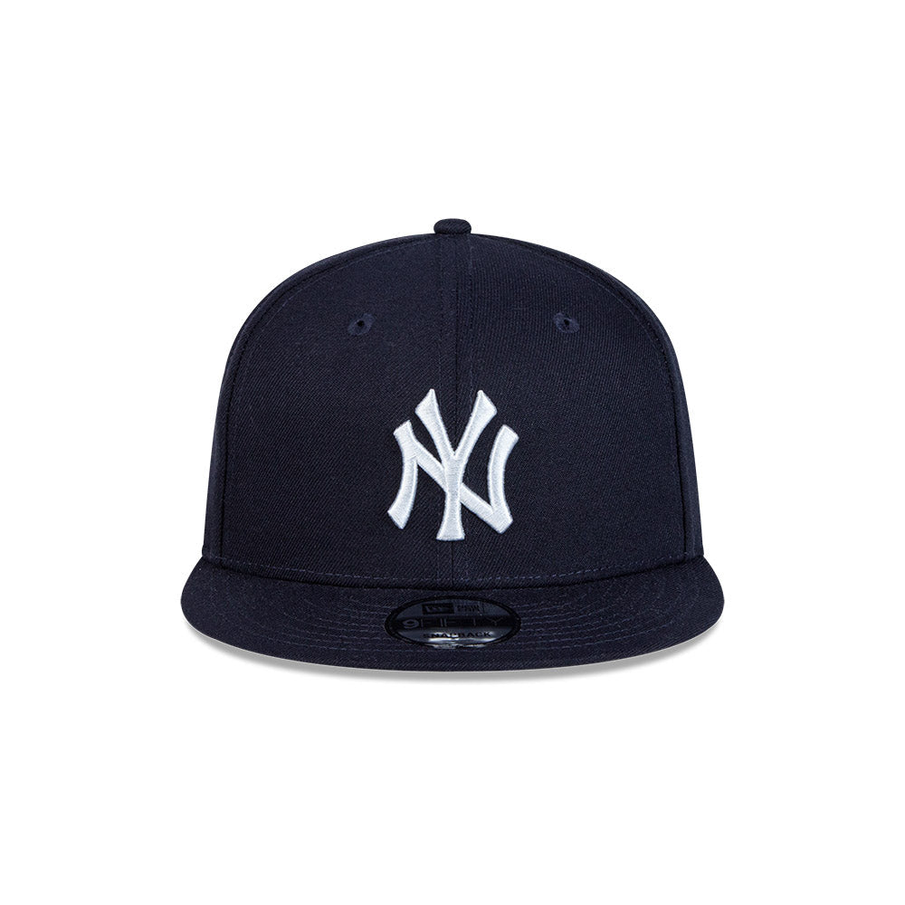 New York Yankees New Era Navy 9FIFTY Snapback Hat product image 2, provided for visual reference and product detail review