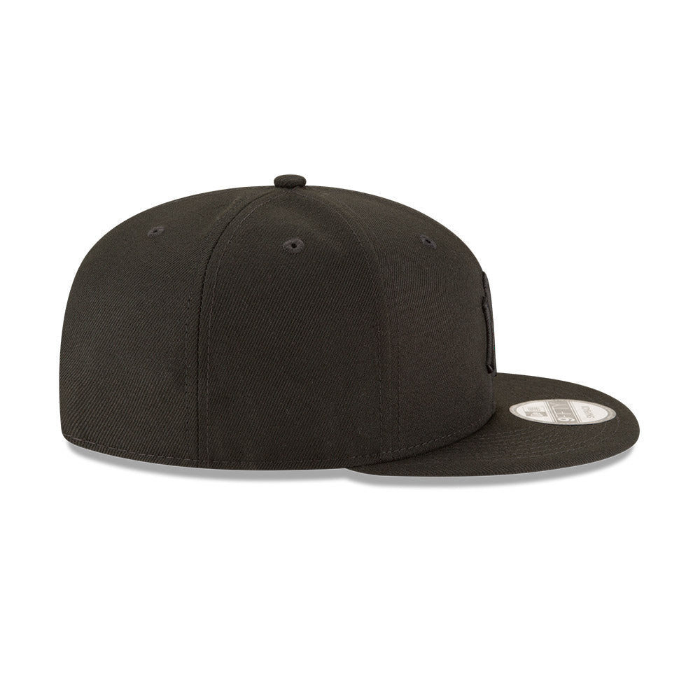 New York Yankees New Era Black on Black 9FIFTY Snapback Hat product image 6, provided for visual reference and product
