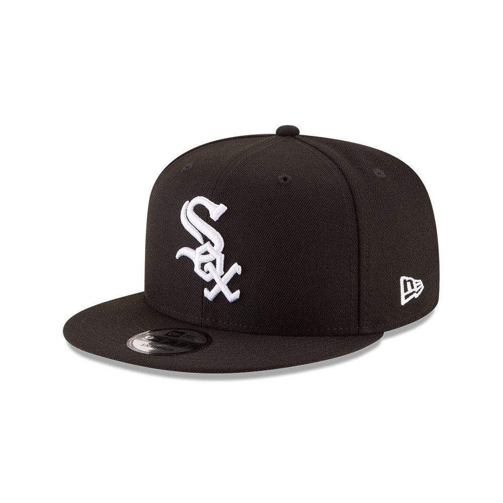 Chicago White Sox Black 9FIFTY Snapback Hat product image 1, provided for visual reference and product detail review