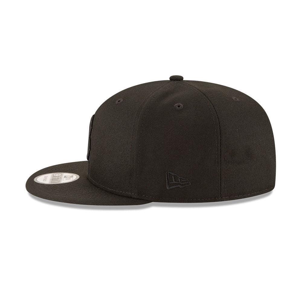 Boston Red Sox New Era Black on Black 9FIFTY Snapback Hat product image 5, provided for visual reference and product detail