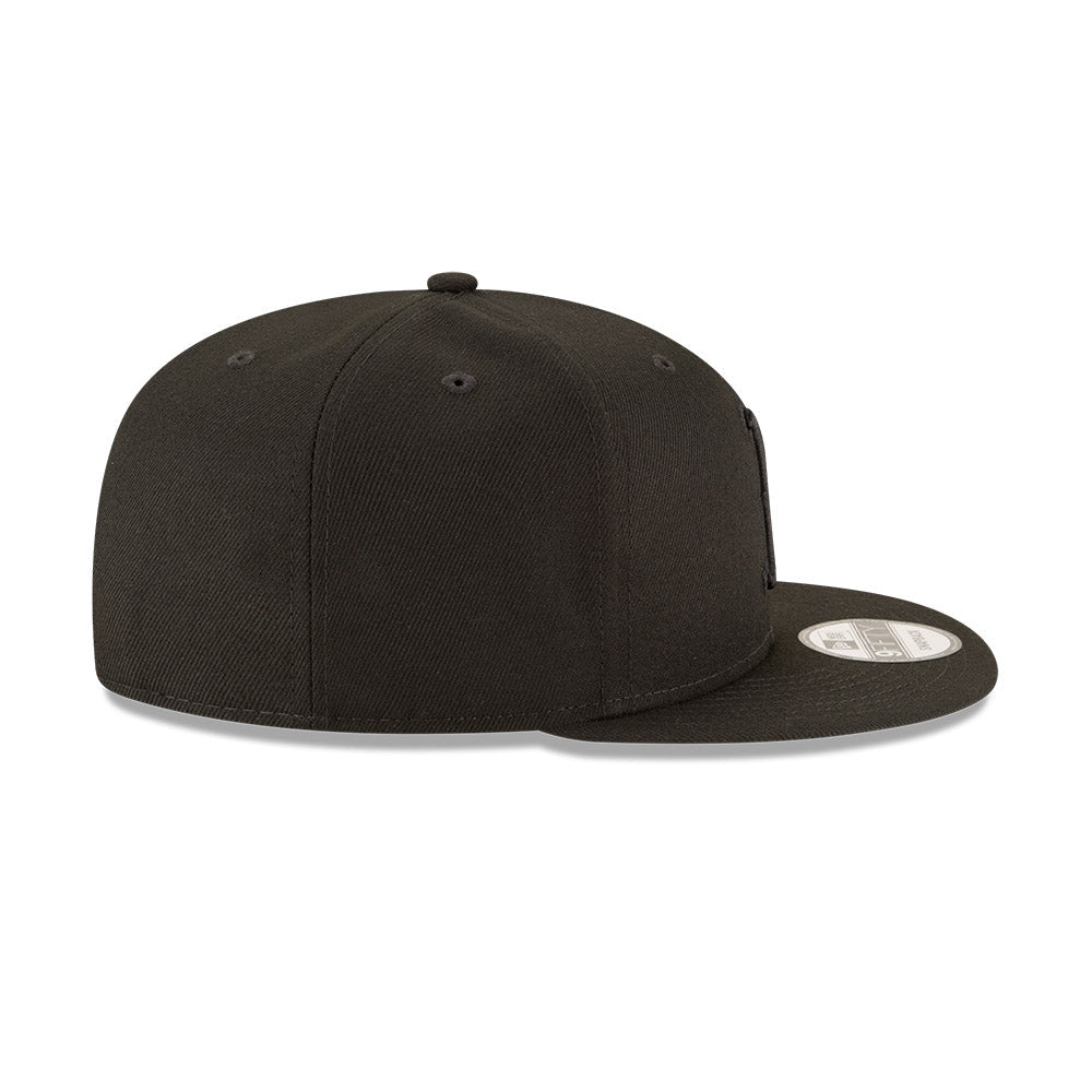 Boston Red Sox New Era Black on Black 9FIFTY Snapback Hat product image 4, provided for visual reference and product detail