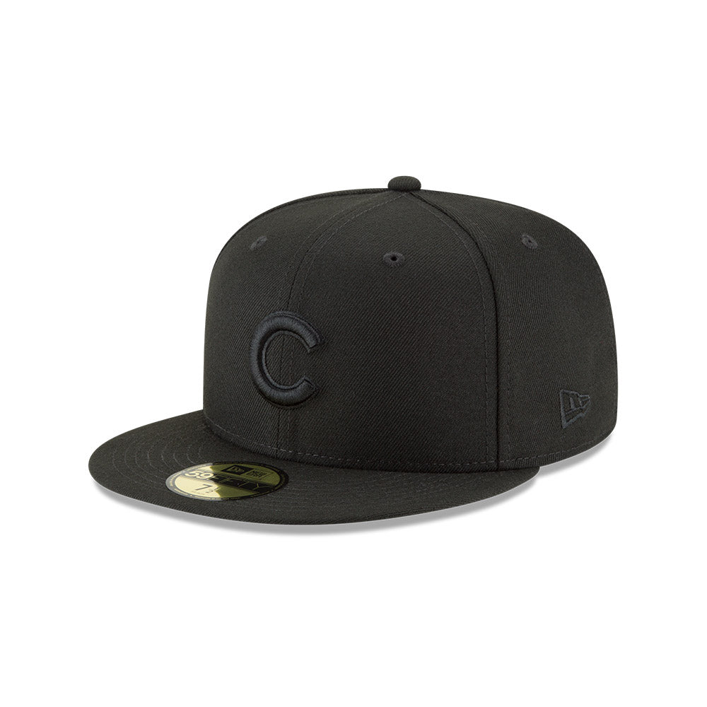 Chicago Cubs New Era Pitch Black 59FIFTY Fitted Hat product image 3, provided for visual reference and product detail review