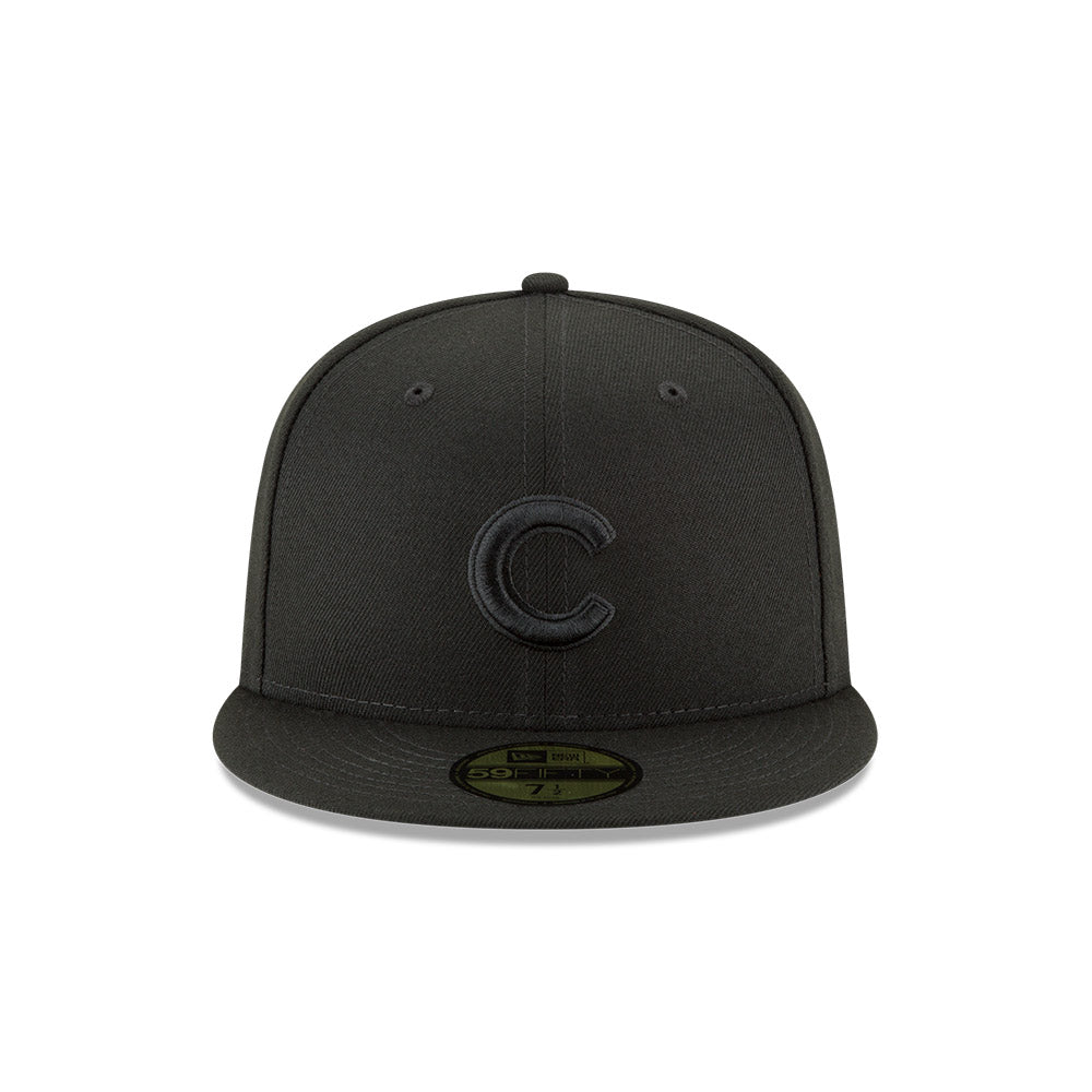 Chicago Cubs New Era Pitch Black 59FIFTY Fitted Hat product image 2, provided for visual reference and product detail review