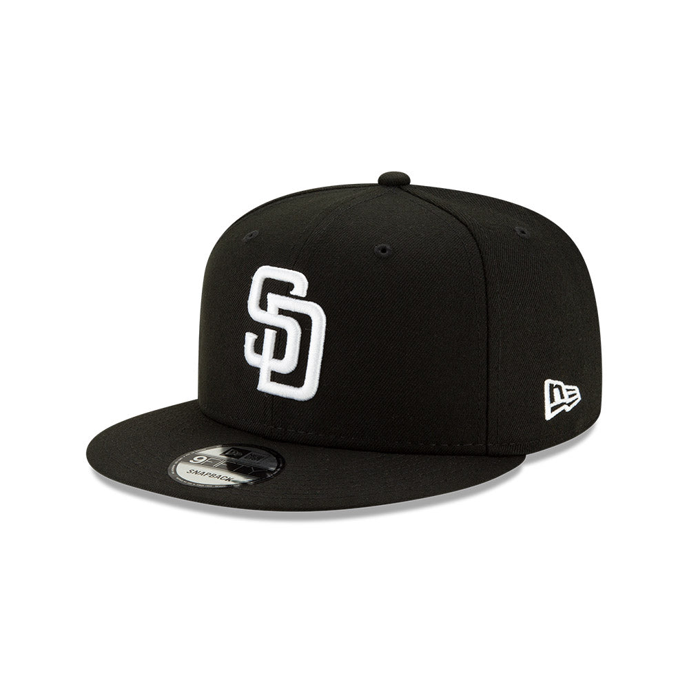 San Diego Padres New Era Black/White 9FIFTY Snapback Hat product image 1, provided for visual reference and product detail