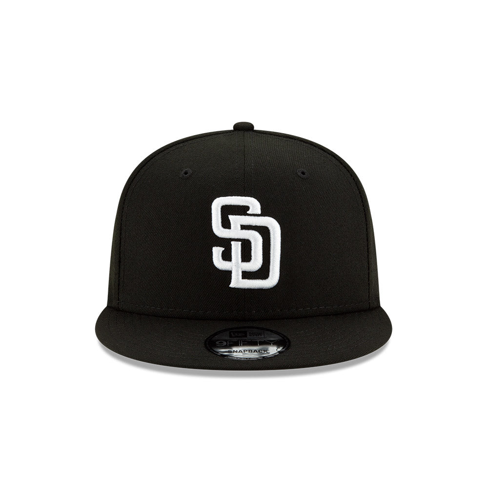 San Diego Padres New Era Black/White 9FIFTY Snapback Hat product image 2, provided for visual reference and product detail