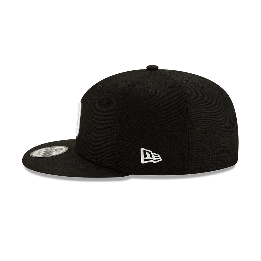 San Diego Padres New Era Black/White 9FIFTY Snapback Hat product image 5, provided for visual reference and product detail