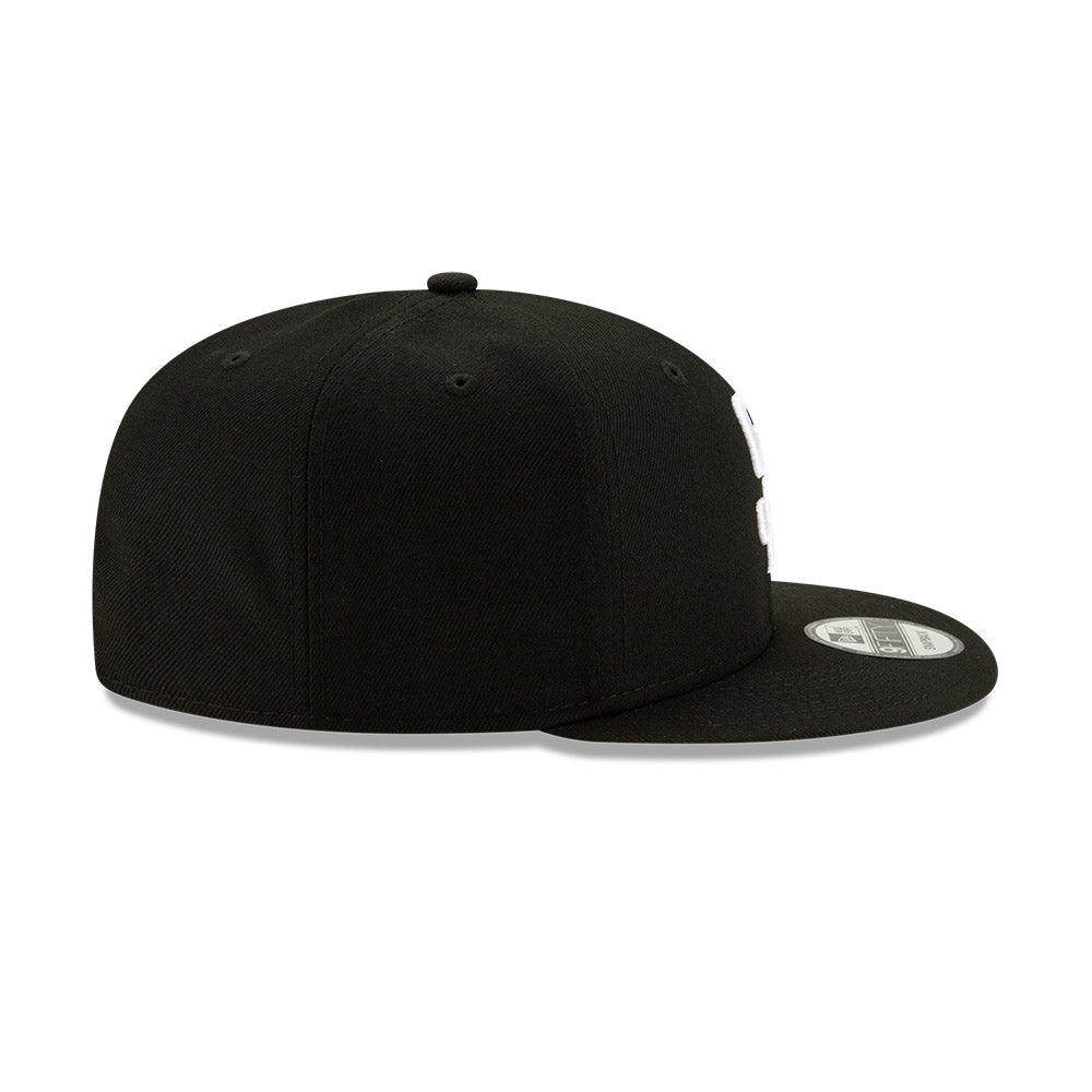 San Diego Padres New Era Black/White 9FIFTY Snapback Hat product image 4, provided for visual reference and product detail
