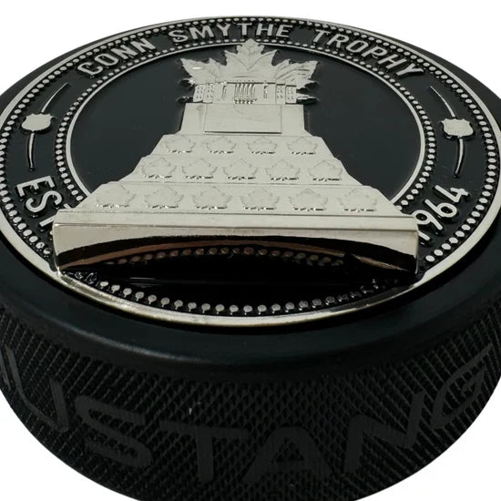 NHL Conn Smythe Ultra 3D Trophy Silver Medallion Hockey Puck product image 2, provided for visual reference and product