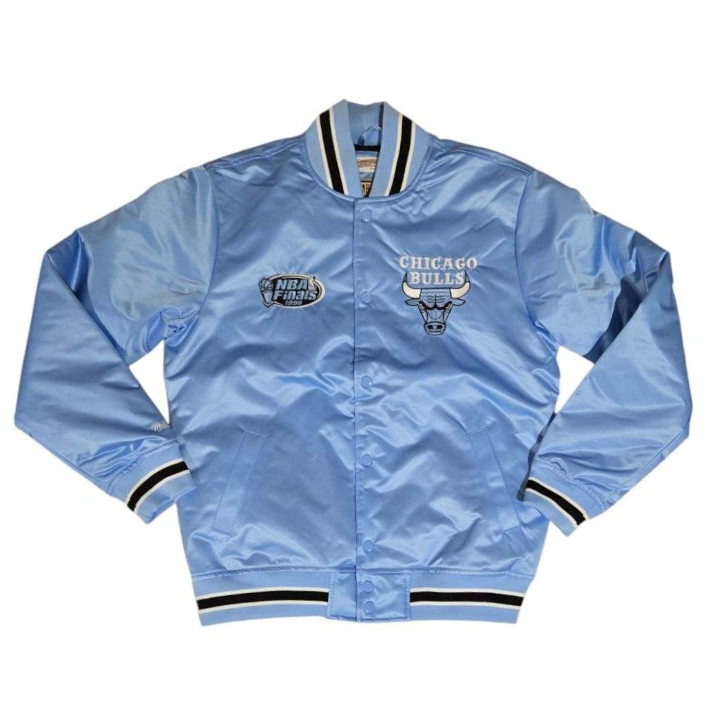 Chicago Bulls MN Light Blue Throw Down Jacket product image 1, provided for visual reference and product detail review