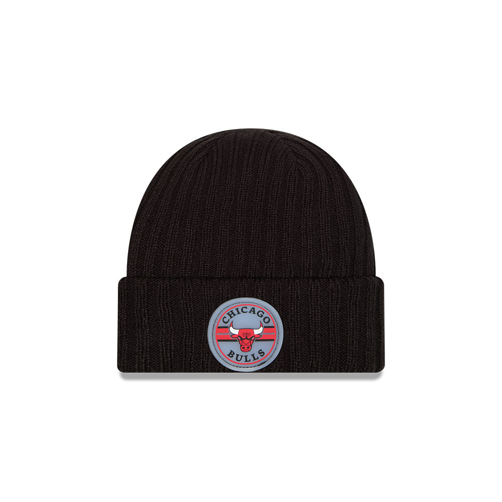 Chicago Bulls Patched 19930 Cuffed Knit Hat product image 1, provided for visual reference and product detail review