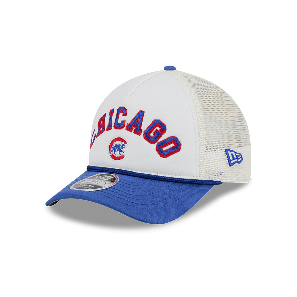 Chicago Cubs New Era 9FORTY Chrome Arch A-Frame Trucker Hat product image 1, provided for visual reference and product