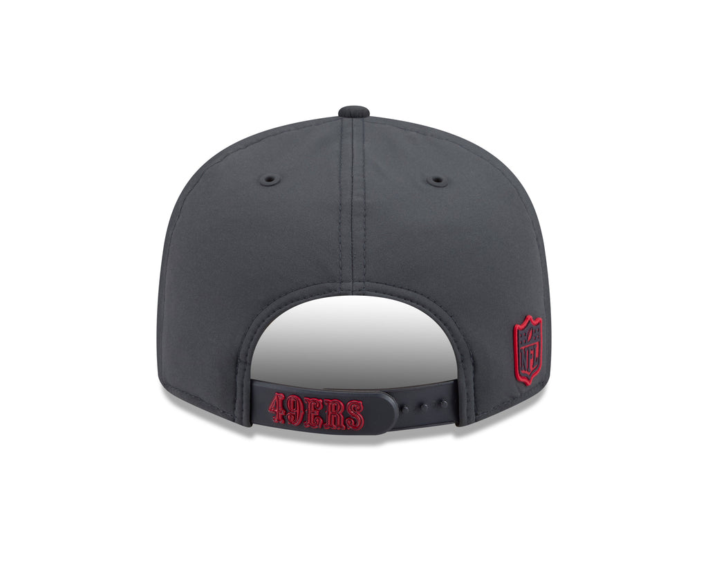 San Francisco 49ers NFL New Era Men Charcoal 9Fifty 2026 Sideline Cold Weather Snapback product image 2, provided for visual
