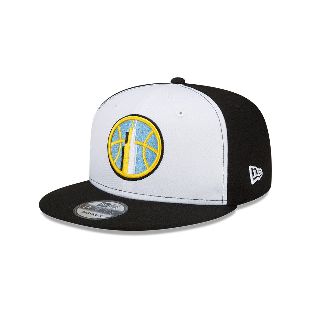 Chicago Sky White Black Snapback product image 1, provided for visual reference and product detail review