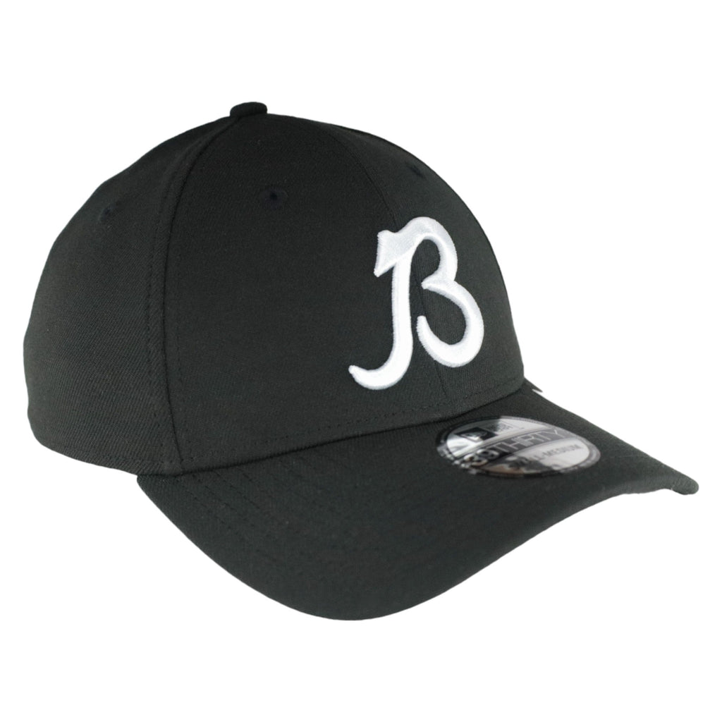 Chicago Bears New Era Black 39THIRTY Flex Fit Hat product image 1, provided for visual reference and product detail review