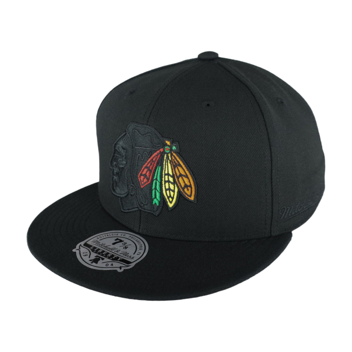 Chicago Blackhawks Blackout Feathers Liberty Mitchell & Ness Fitted Hat product image 2, provided for visual reference and