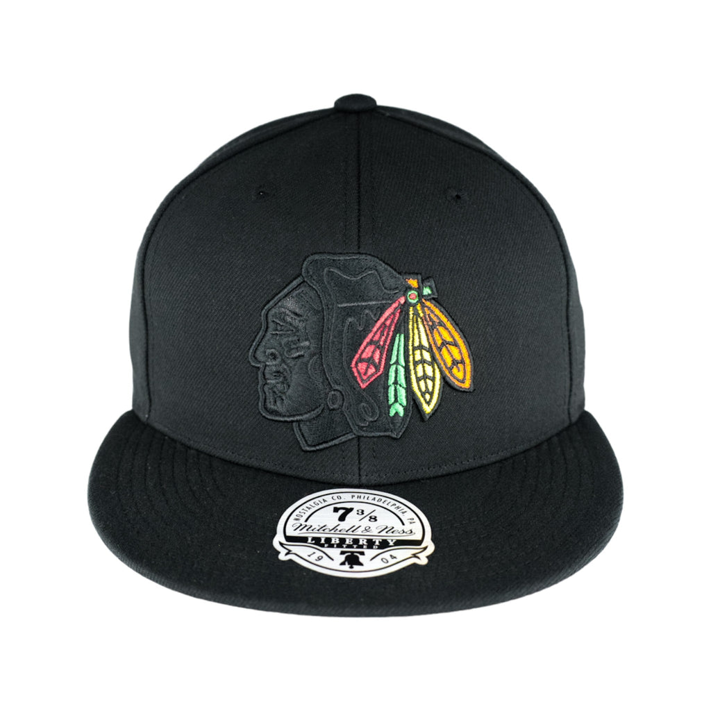 Chicago Blackhawks Blackout Feathers Liberty Mitchell & Ness Fitted Hat product image 3, provided for visual reference and