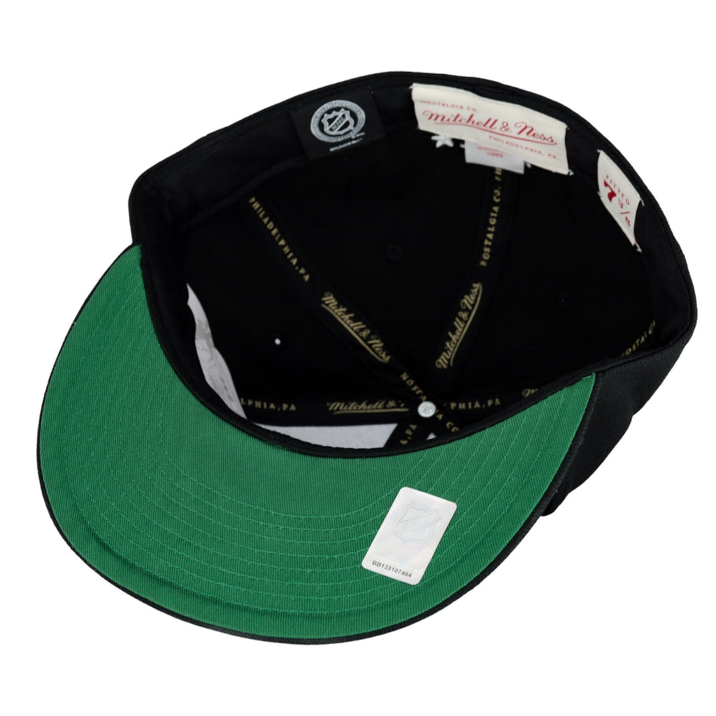 Chicago Blackhawks Blackout Feathers Liberty Mitchell & Ness Fitted Hat product image 7, provided for visual reference and