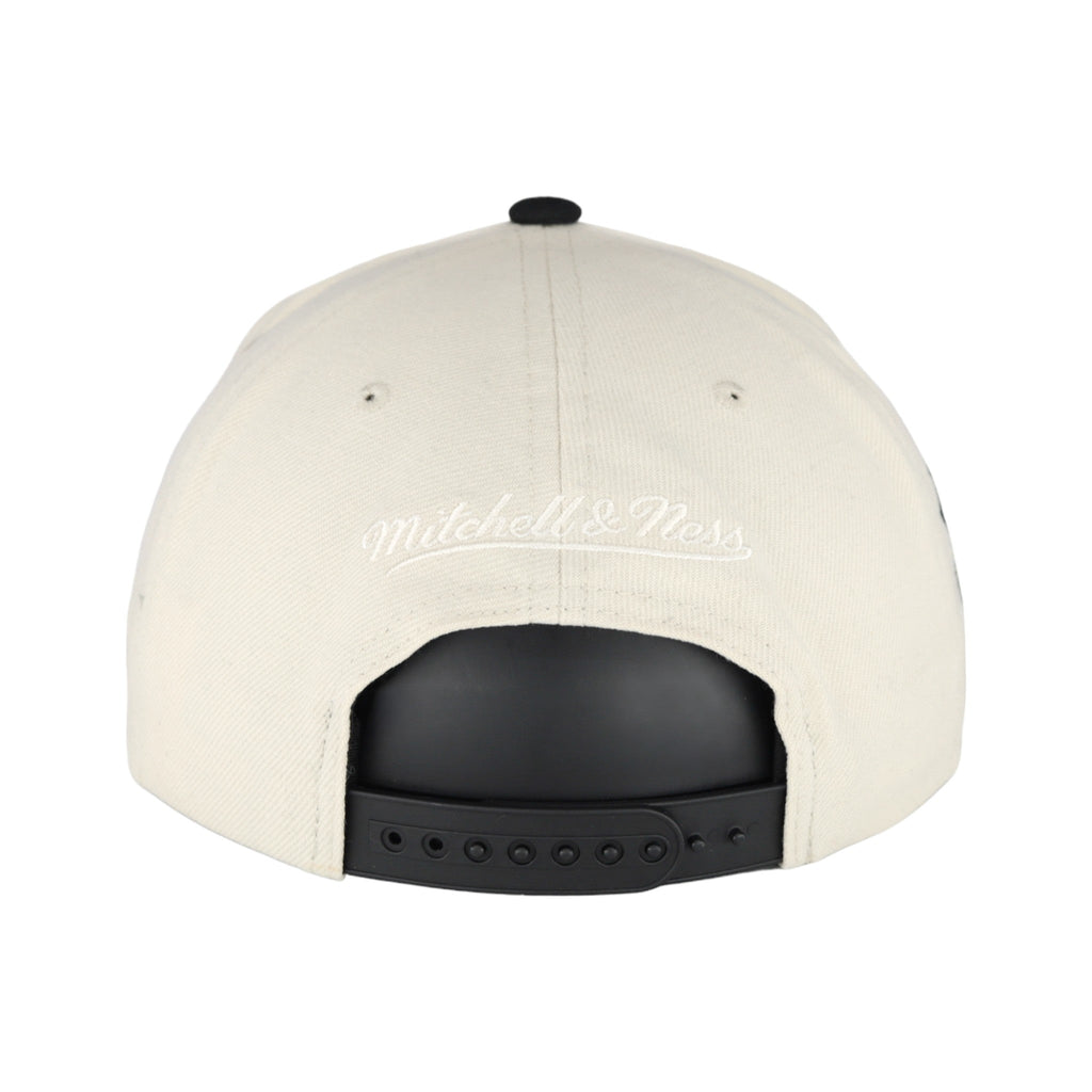 Chicago Blackhawks Cream Mitchell & Ness Snapback Hat product image 6, provided for visual reference and product detail