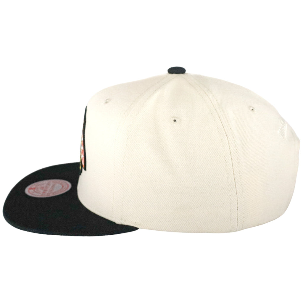 Chicago Blackhawks Cream Mitchell & Ness Snapback Hat product image 5, provided for visual reference and product detail