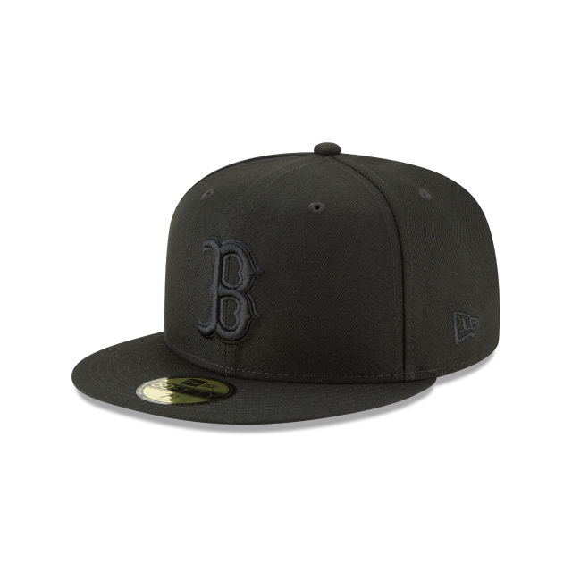 Boston Red Sox MLB New Era Men Black on Black 59Fifty Basic Fitted Hat product image 1, provided for visual reference and
