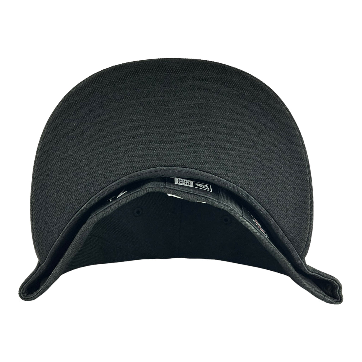 Chicago Cubs Black/White C New Era 59FIFTY Fitted Hat product image 5, provided for visual reference and product detail