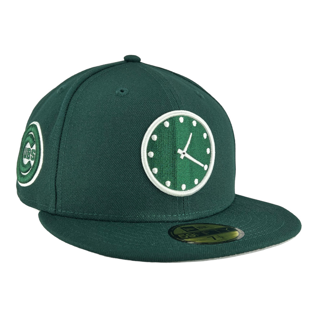 Chicago Cubs Dark Green Clock New Era 59FIFTY Fitted Hat product image 1, provided for visual reference and product detail