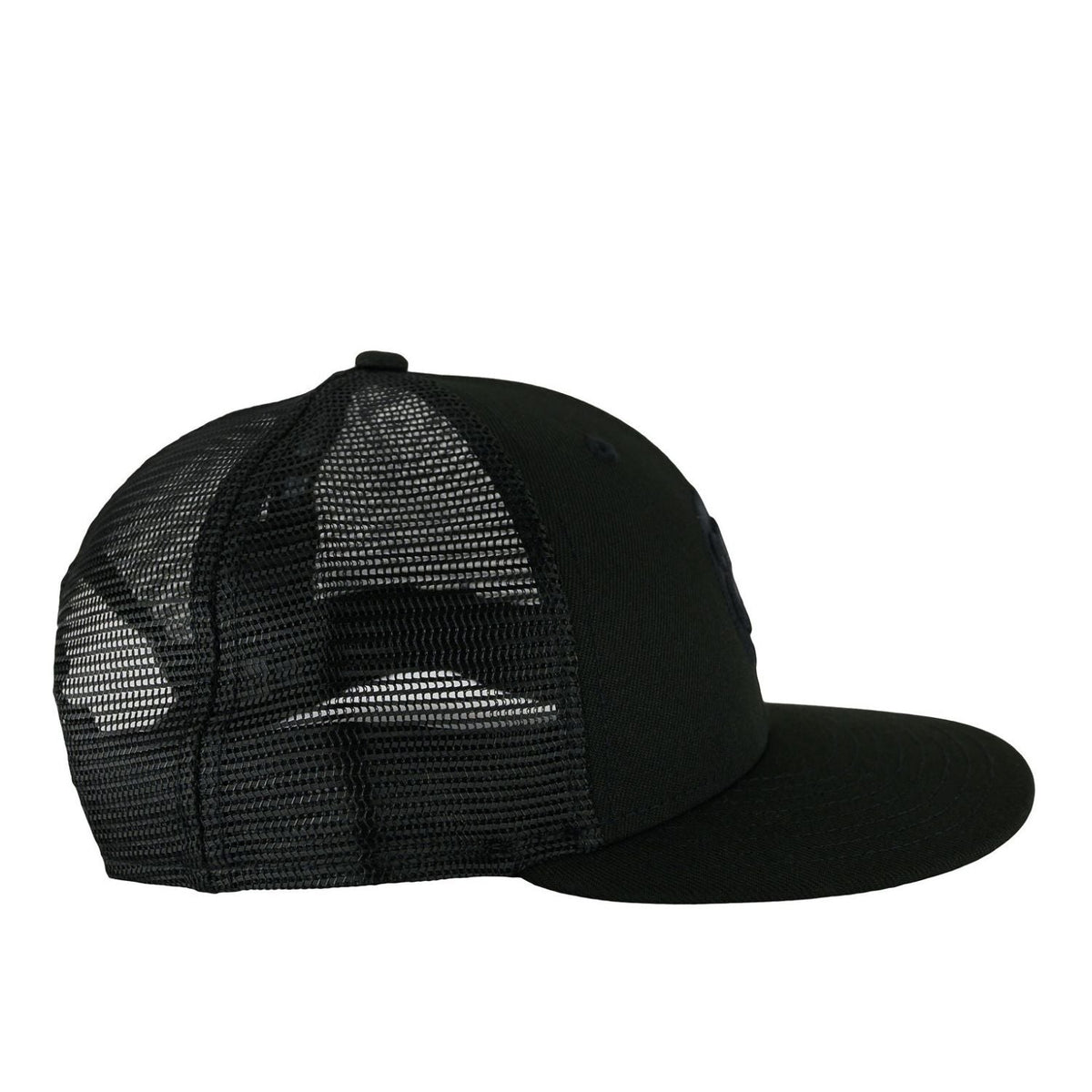 Chicago Cubs Black '84 New Era 9FIFTY Low Profile Mesh Back Hat product image 4, provided for visual reference and product