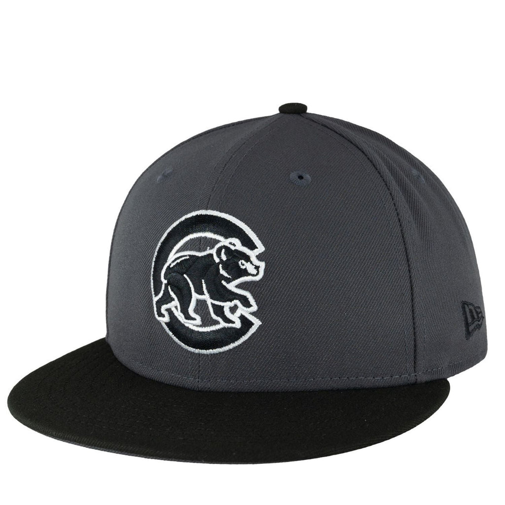 Chicago Cubs Graphite/Black New Era 9FIFTY Snapback Hat product image 1, provided for visual reference and product detail