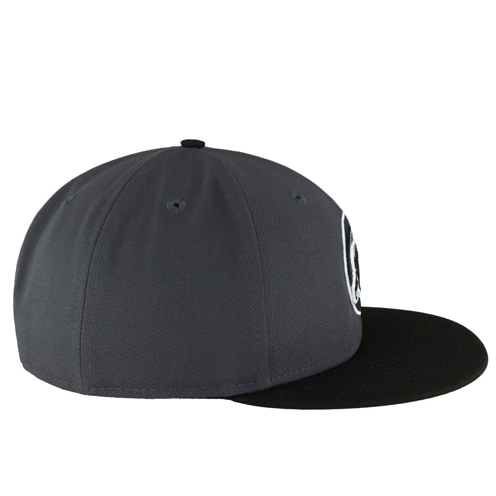 Chicago Cubs Graphite/Black New Era 9FIFTY Snapback Hat product image 4, provided for visual reference and product detail