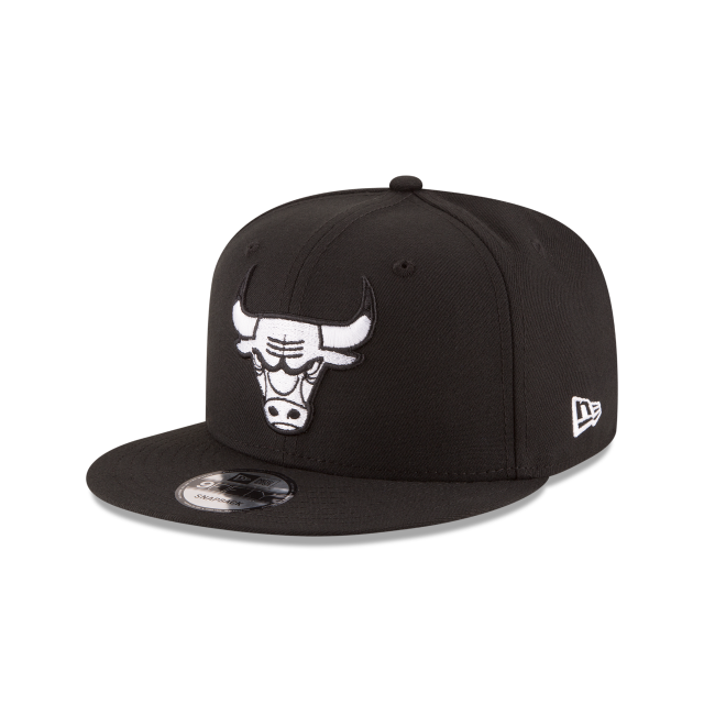 Chicago Bulls NBA New Era Men Black/White 9Fifty Basic Snapback product image 1, provided for visual reference and product