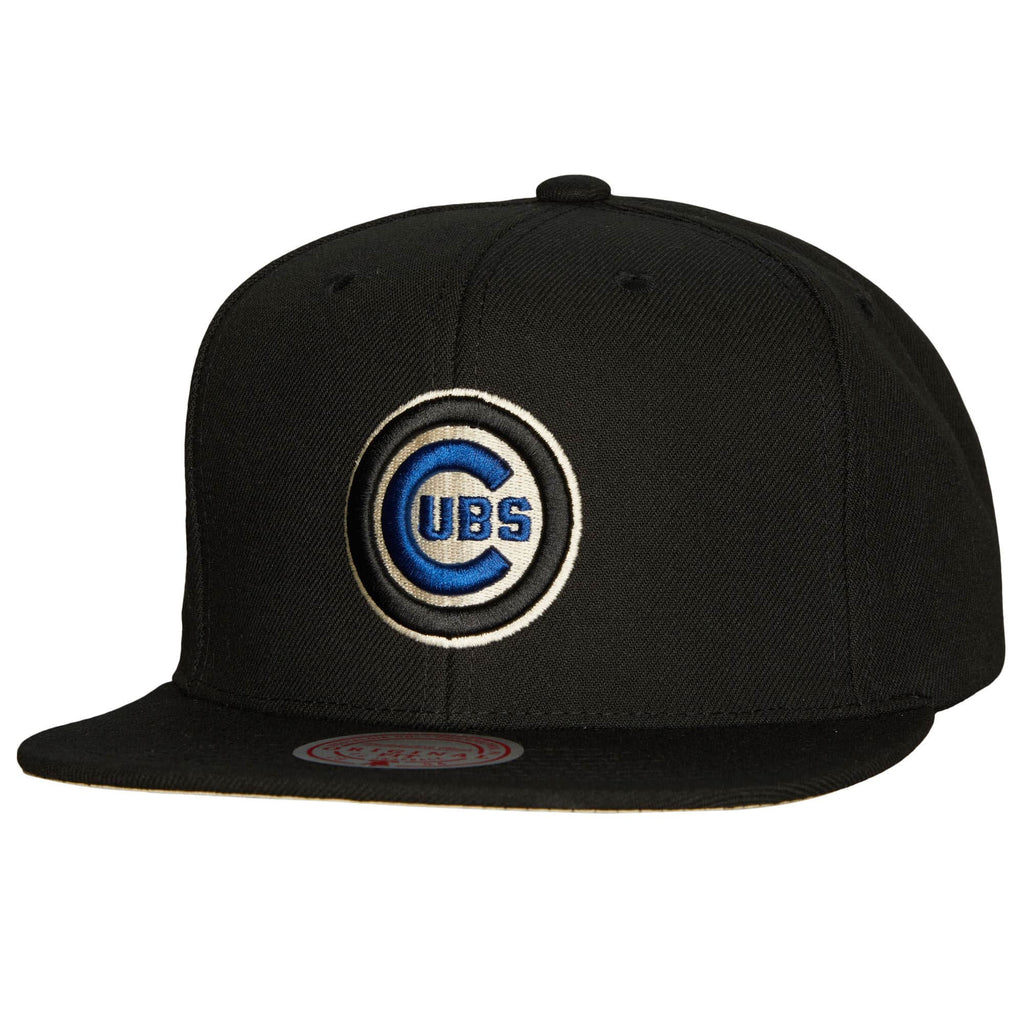 Chicago Cubs MLB Mitchell & Ness Men Black Team Classic Snapback product image 1, provided for visual reference and product