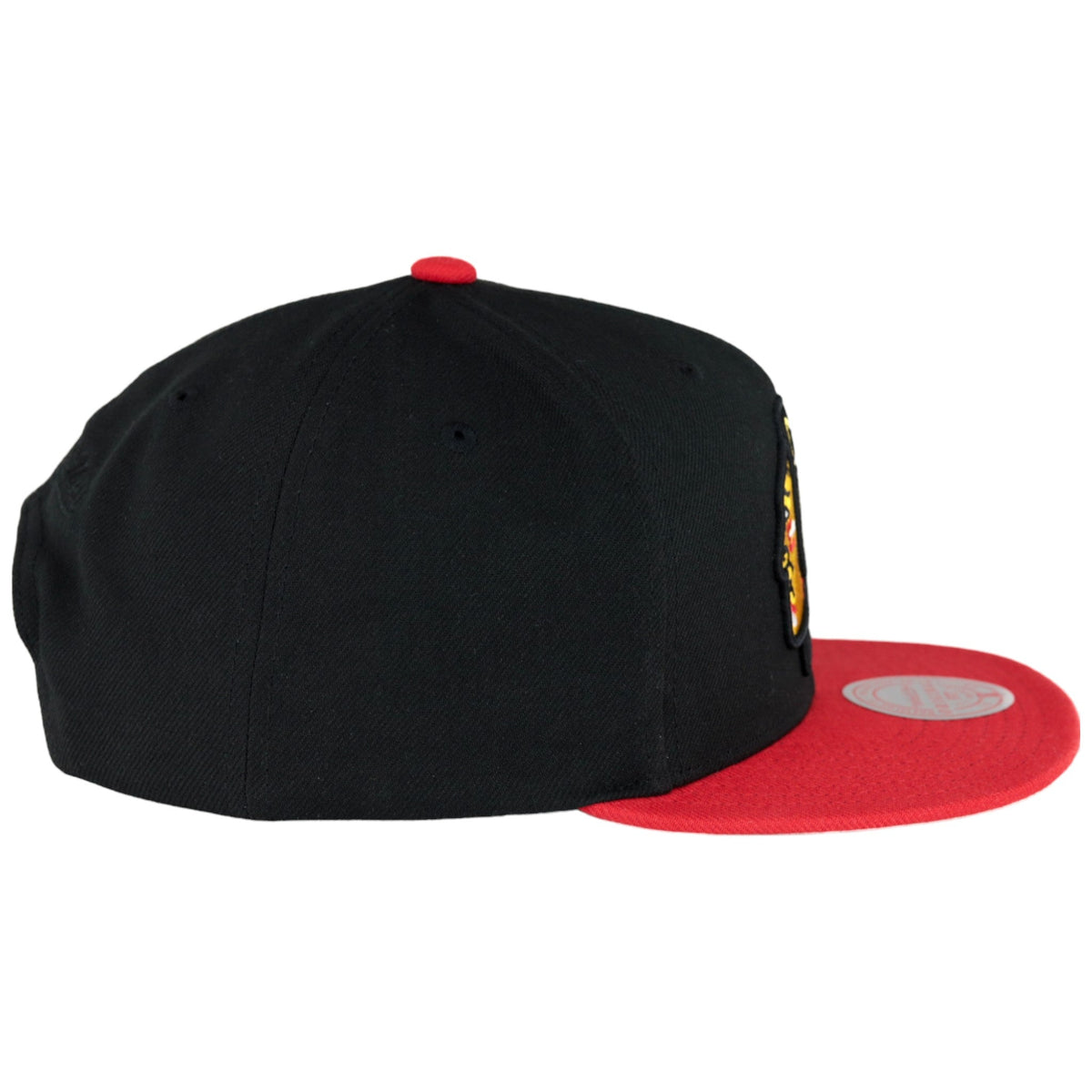 Chicago Blackhawks Black/Red Mitchell & Ness Snapback Hat product image 4, provided for visual reference and product detail