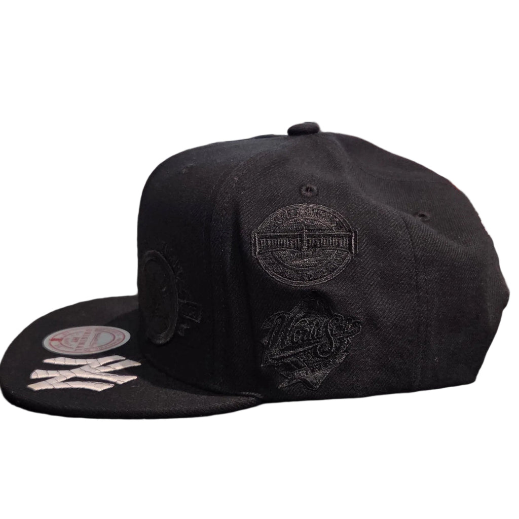 New York Yankees MLB Mitchell & Ness Men Black Blacked Out Snapback Hat product image 7, provided for visual reference and