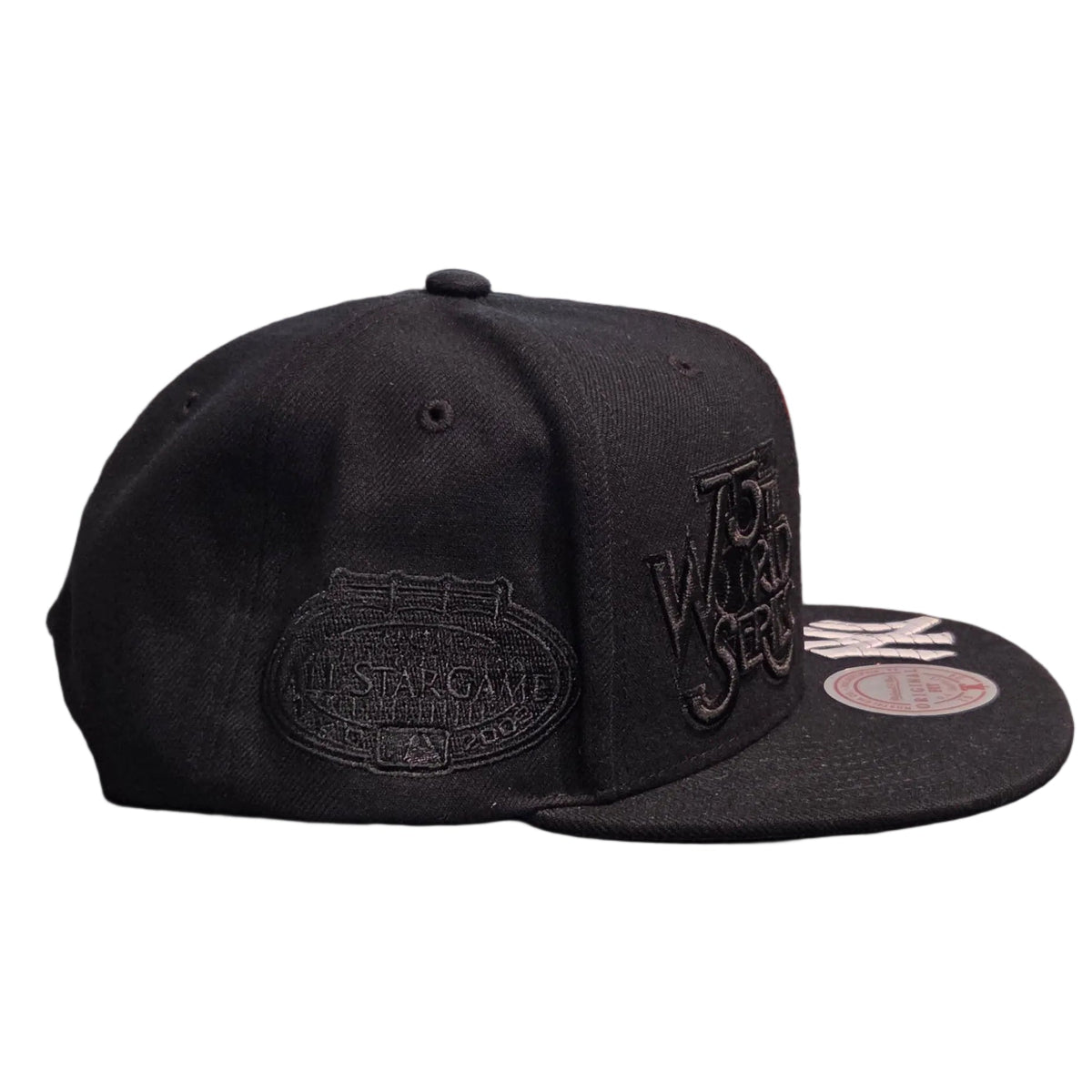 New York Yankees MLB Mitchell & Ness Men Black Blacked Out Snapback Hat product image 6, provided for visual reference and