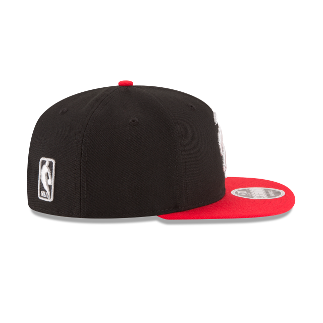 Toronto Raptors NBA New Era Men Black/Red 9Fifty Two Tone Snapback product image 6, provided for visual reference and