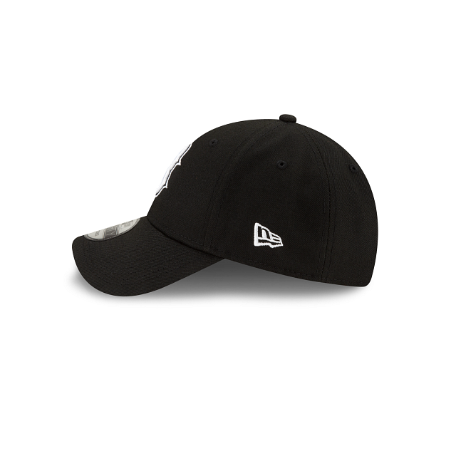 Boston Red Sox MLB New Era Men Black White 9Forty The League Adjustable Hat product image 5, provided for visual reference