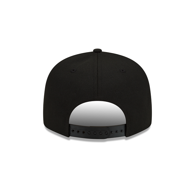 Washington Commander NFL New Era Men Black On Black 9Fifty Basic Snapback product image 2, provided for visual reference and