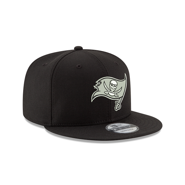 Tampa Bay Buccaneers NFL New Era Men Black White 9Fifty Basic Snapback product image 2, provided for visual reference and