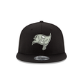 Tampa Bay Buccaneers NFL New Era Men Black White 9Fifty Basic Snapback product image 1, provided for visual reference and