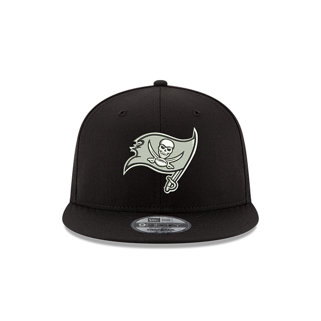Tampa Bay Buccaneers NFL New Era Men Black White 9Fifty Basic Snapback product image 1, provided for visual reference and