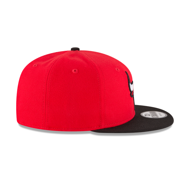 Chicago Bulls NBA New Era Men Red/Black 9Fifty Two Tone Snapback product image 3, provided for visual reference and product