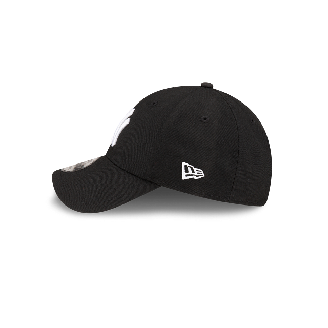 New York Yankees MLB New Era Men Black 9Forty Adjustable Hat product image 5, provided for visual reference and product