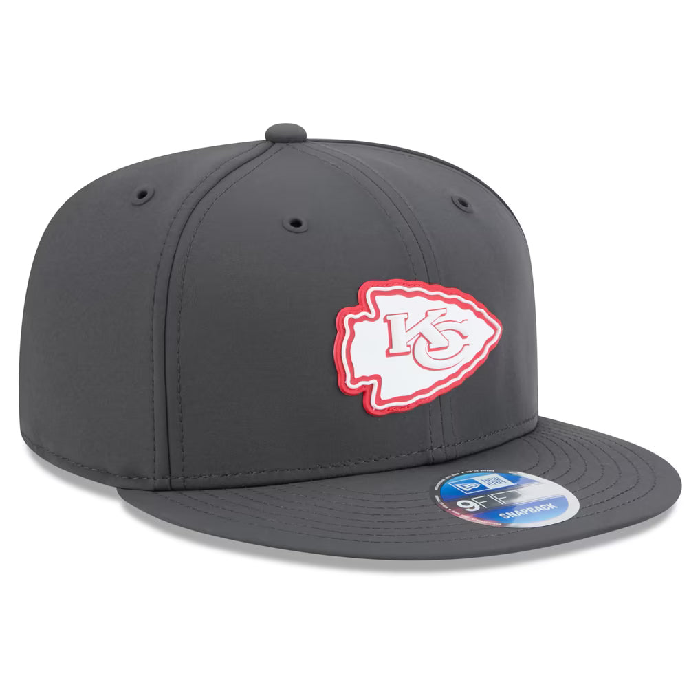 Kansas City Chiefs NFL New Era Men Charcoal 9Fifty 2026 Sideline Cold Weather Snapback product image 6, provided for visual