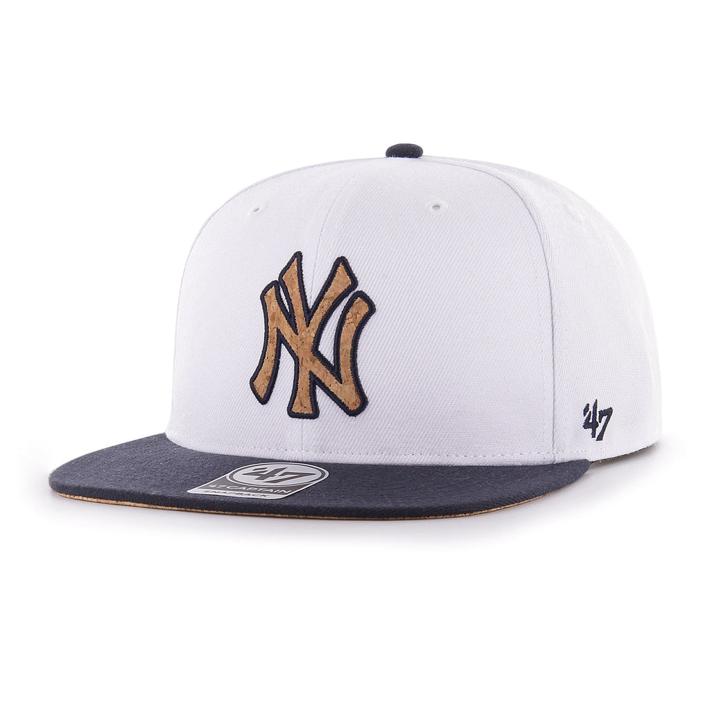 New York Yankees MLB 47 Brand Men White Corkscrew Captain Snapback product image 1, provided for visual reference and